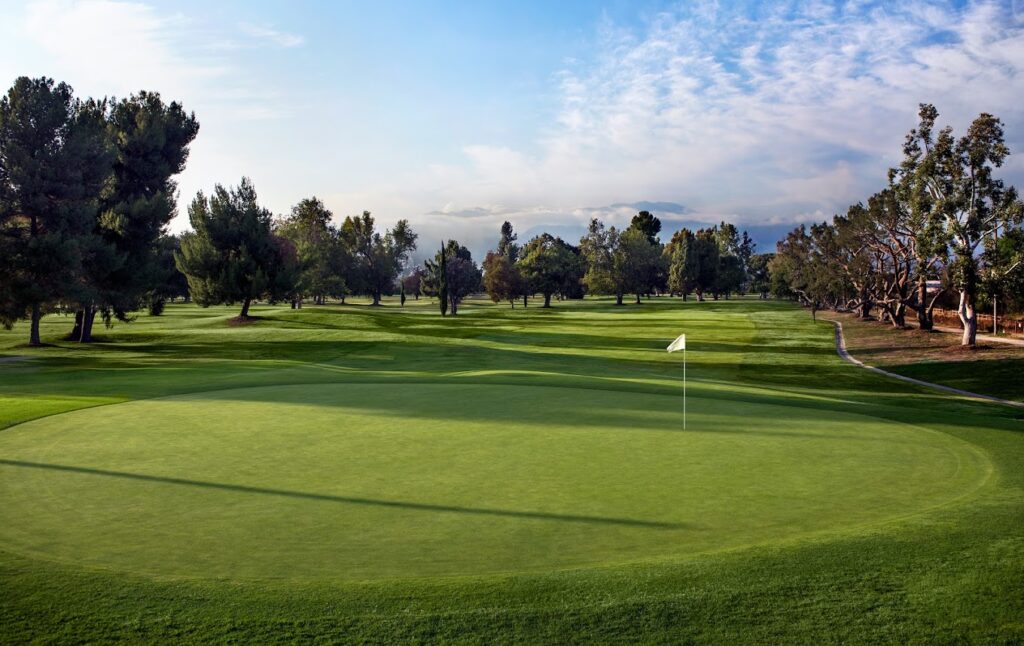 whittier narrows golf course