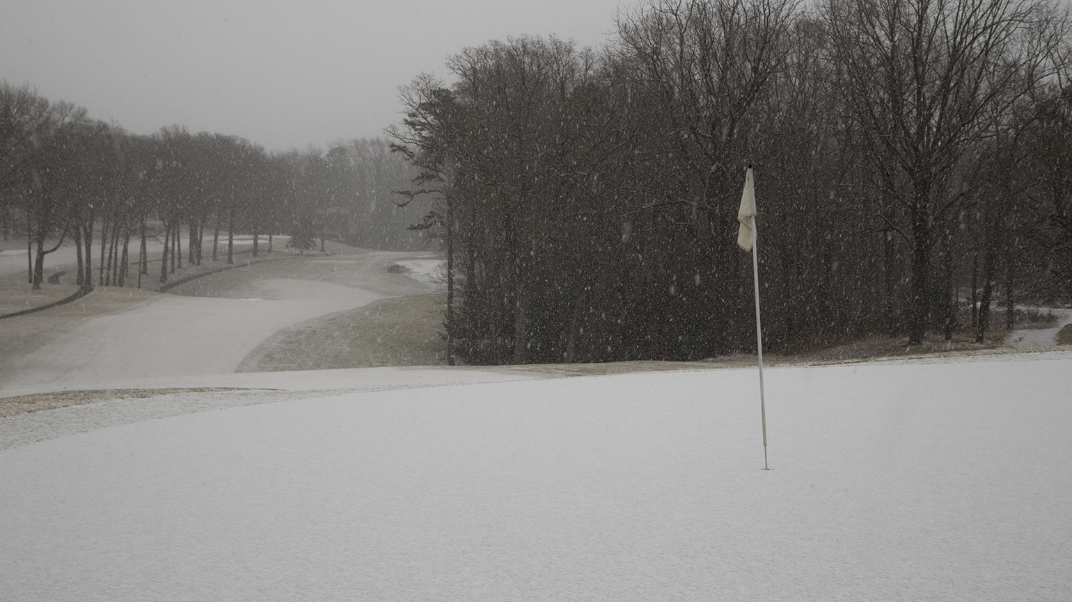 do golf courses close in the winter